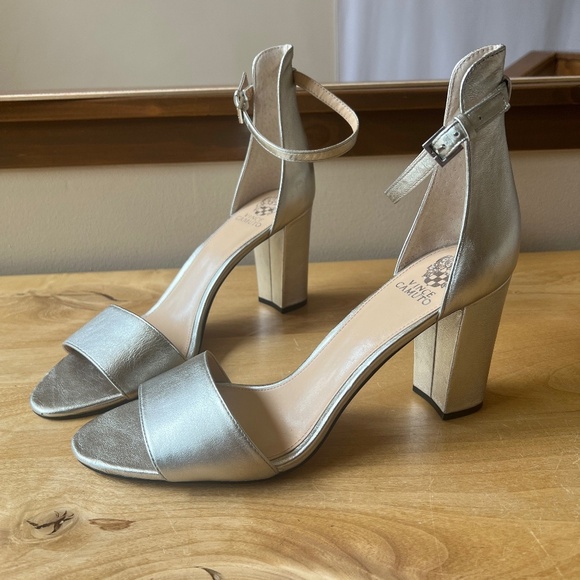 VINCE CAMUTO CORLINA ANKLE STRAP HEELED SANDAL 12M SILVER WEDDING HOLIDAY GLAM - Picture 1 of 11